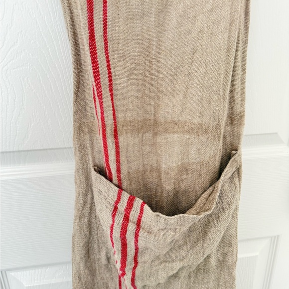 Beige Burlap Apron with Red Stripes - Picture 2 of 4